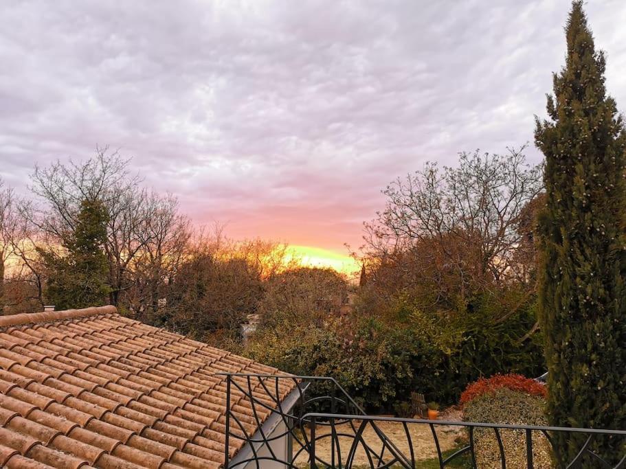 Entre Ventoux Et Luberon, Appartement Dans Maison. Malemort-du-Comtat Exteriör bild