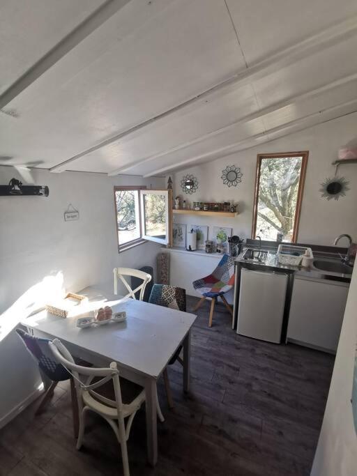 Entre Ventoux Et Luberon, Appartement Dans Maison. Malemort-du-Comtat Exteriör bild