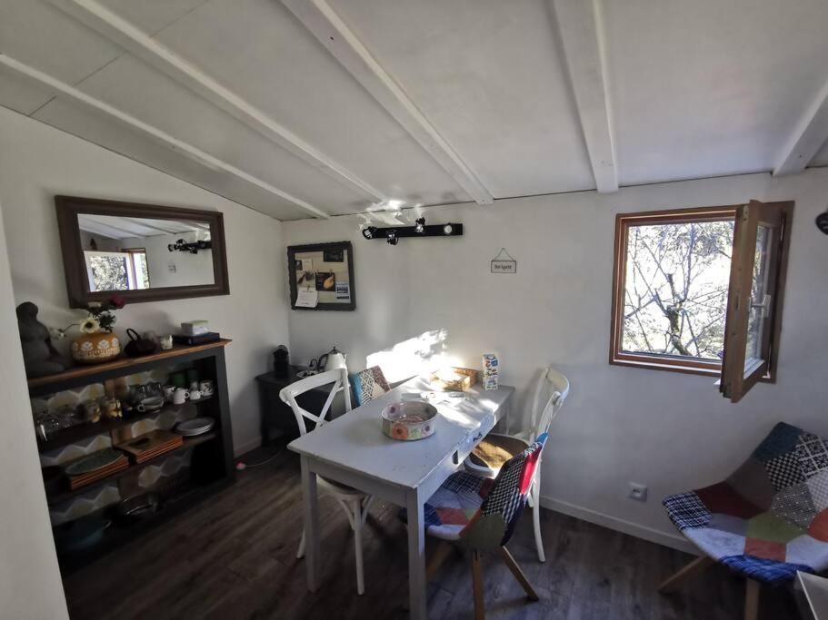 Entre Ventoux Et Luberon, Appartement Dans Maison. Malemort-du-Comtat Exteriör bild