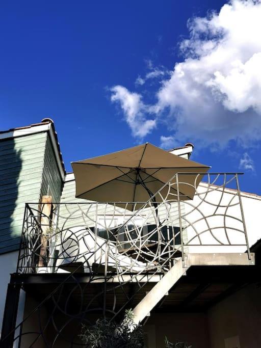 Entre Ventoux Et Luberon, Appartement Dans Maison. Malemort-du-Comtat Exteriör bild