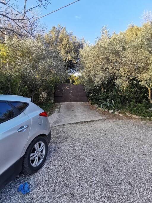 Entre Ventoux Et Luberon, Appartement Dans Maison. Malemort-du-Comtat Exteriör bild