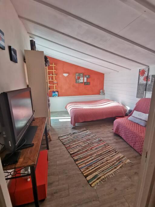 Entre Ventoux Et Luberon, Appartement Dans Maison. Malemort-du-Comtat Exteriör bild